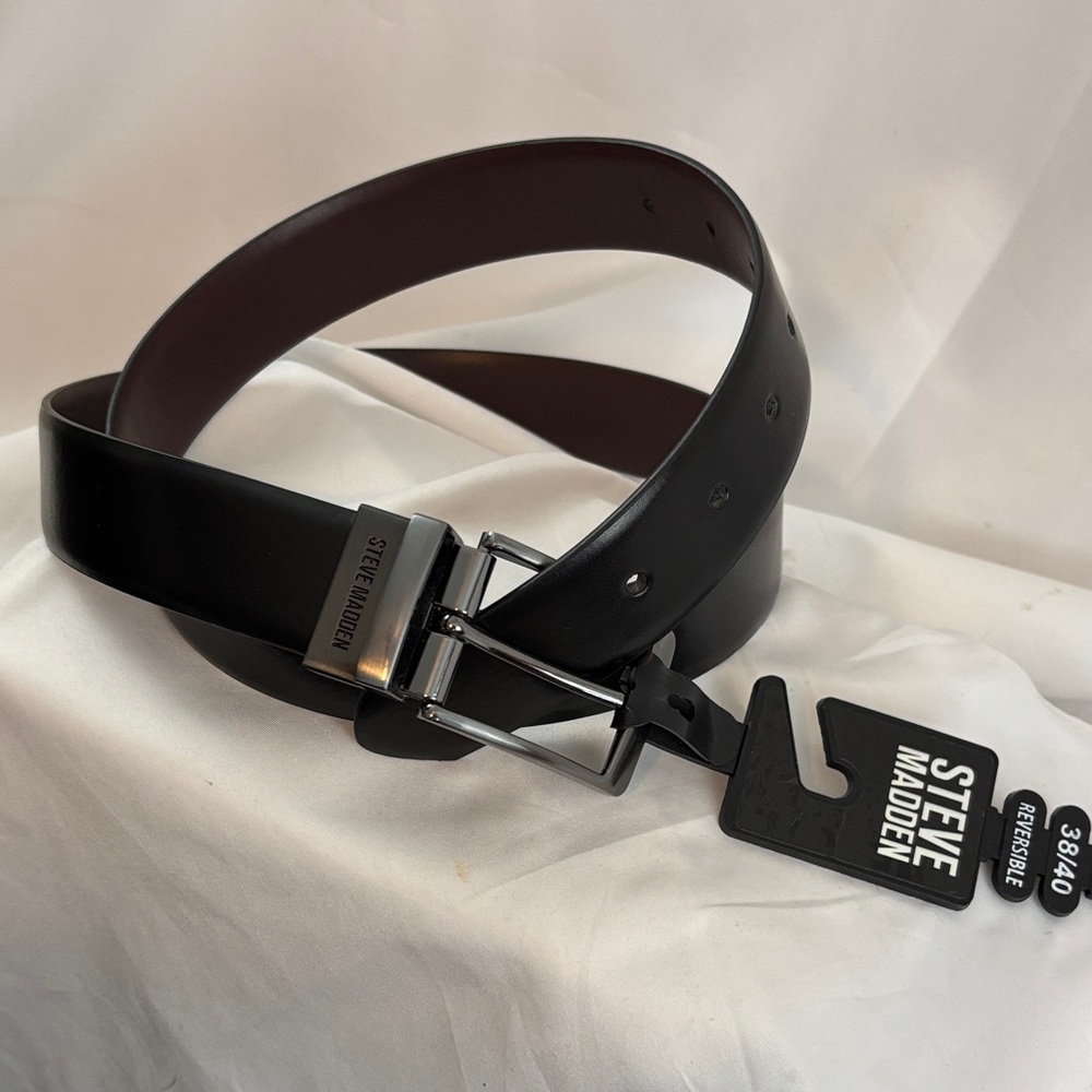 NWT Steve Madden sz38/40 Black and Brown Reversible Belt w/silver color hardware